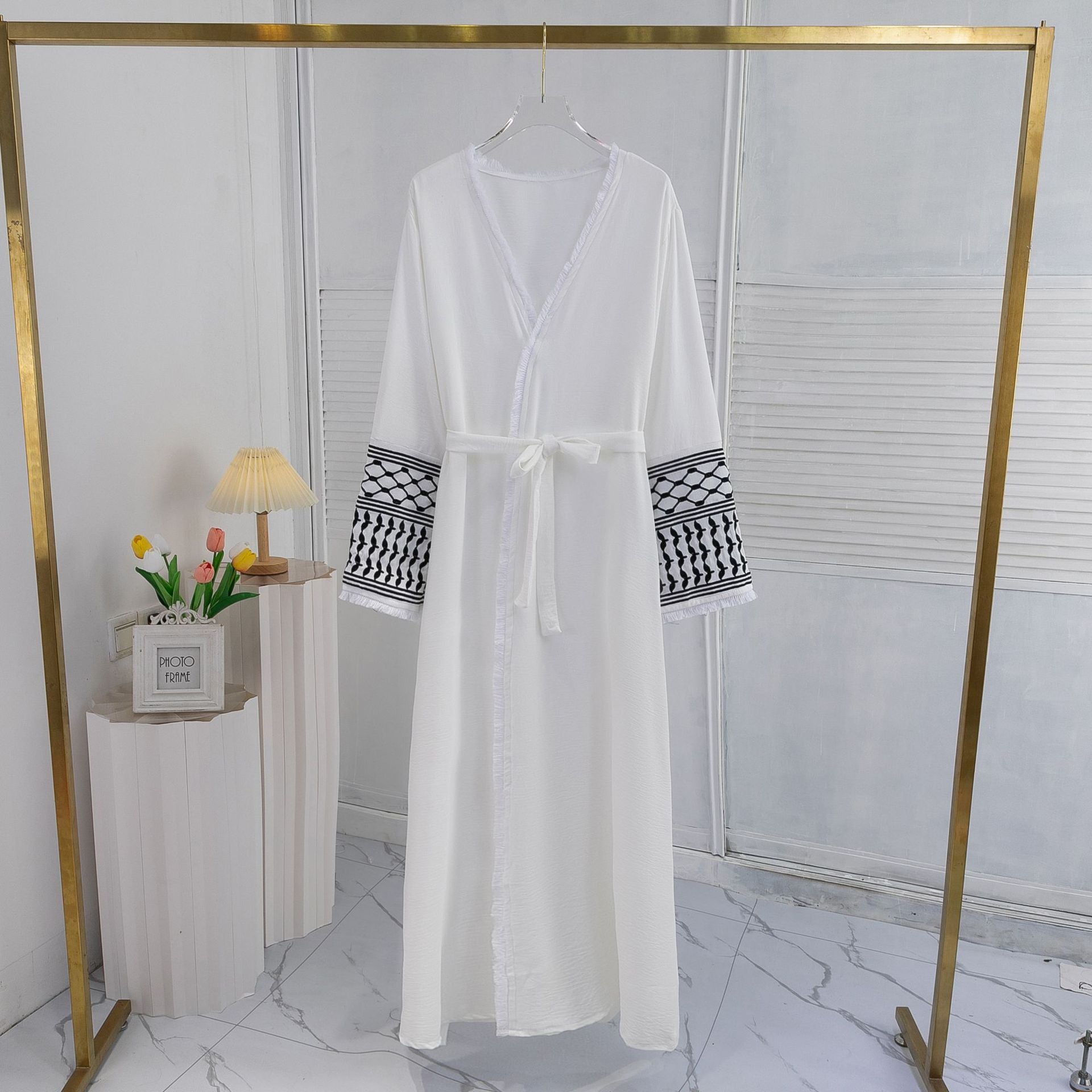 Elegant Cardigan Embroidered Muslim Dress Women's Robe
