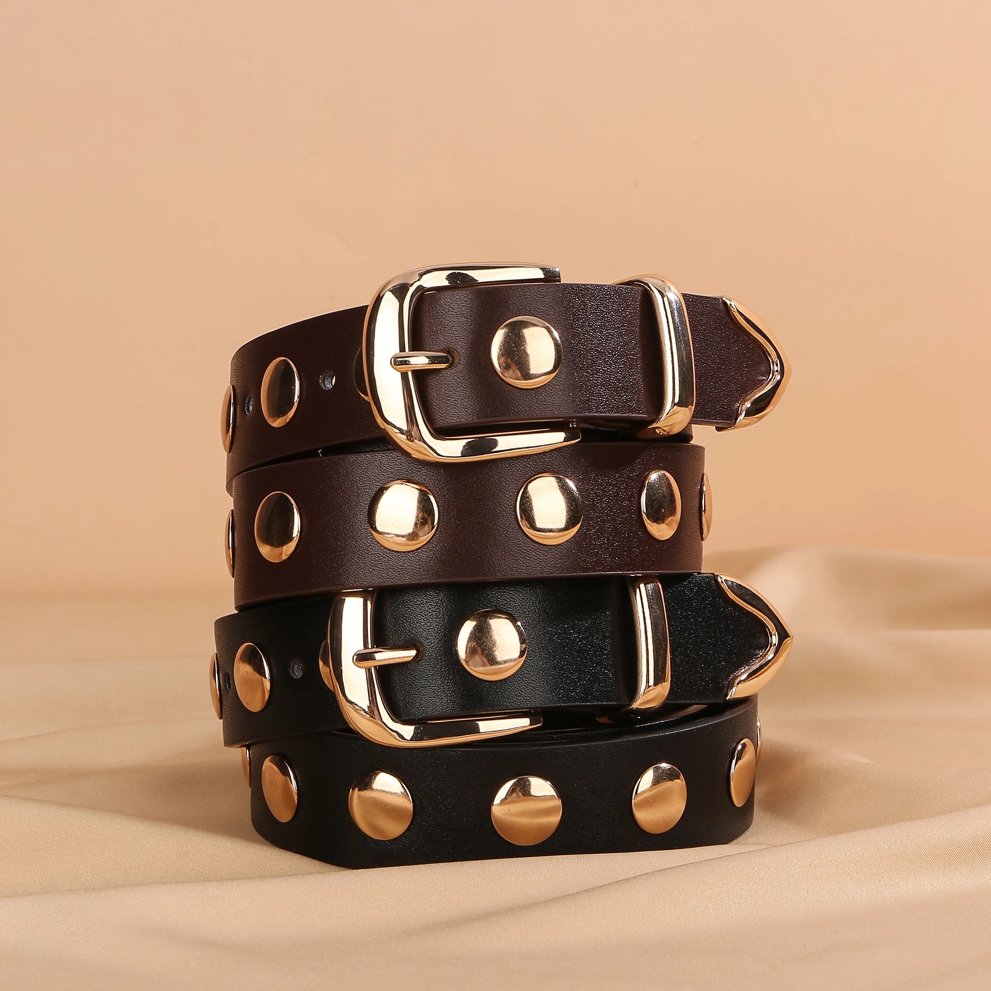 Women Studded Leather Belt Fashion Punk Style Ladies Belts for Jeans Dress Adjustable Waist Belt Rivet Decor