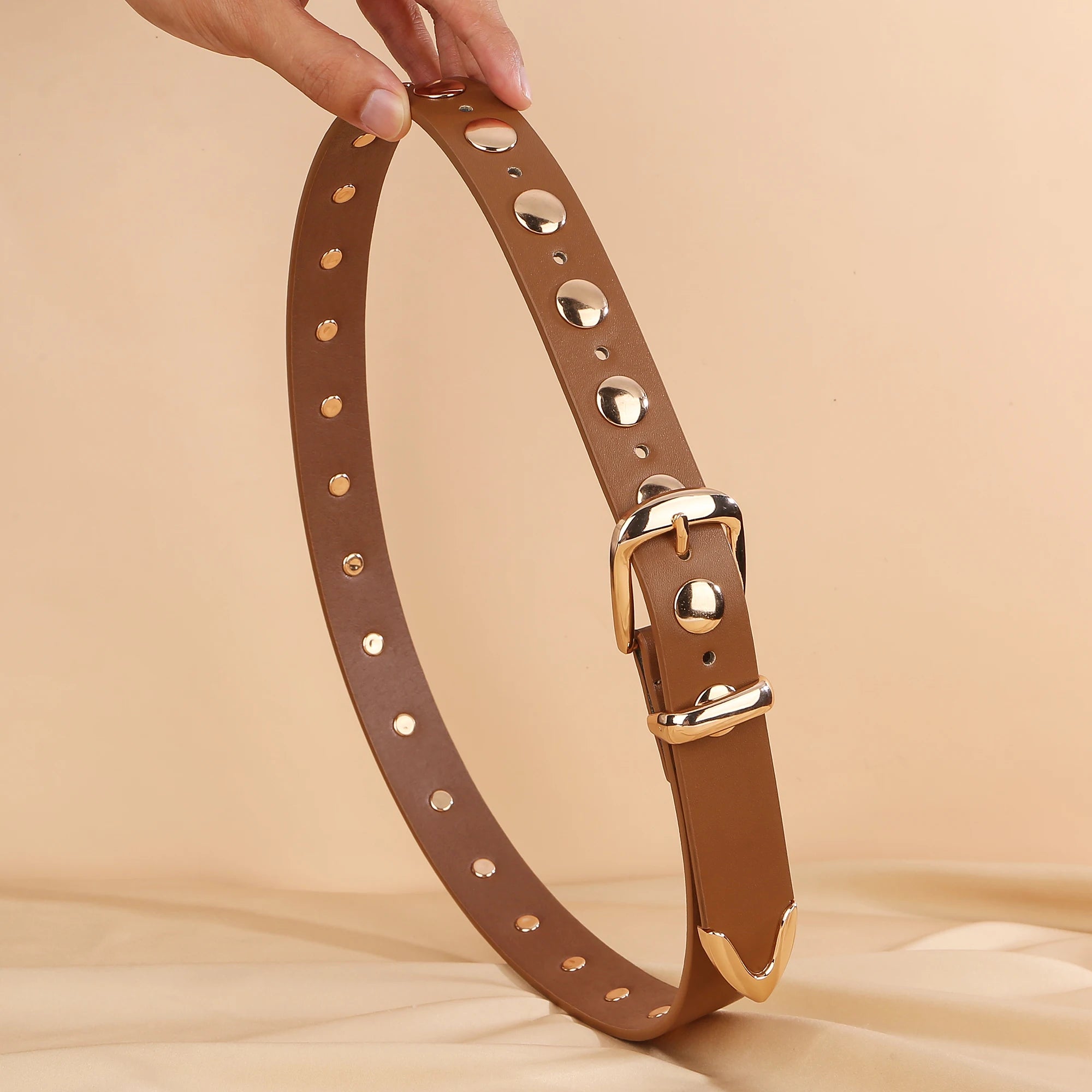 Women Studded Leather Belt Fashion Punk Style Ladies Belts for Jeans Dress Adjustable Waist Belt Rivet Decor