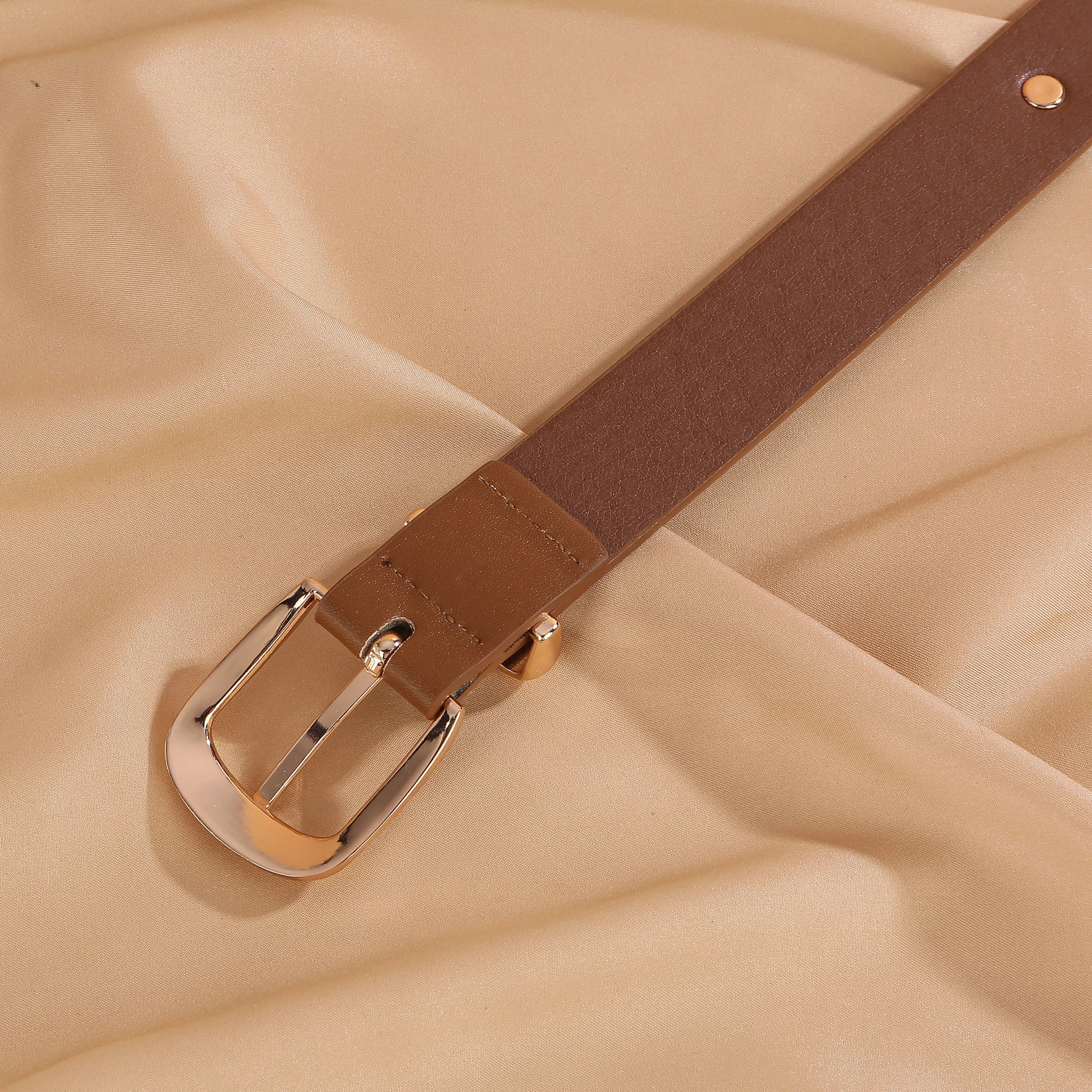 Women Studded Leather Belt Fashion Punk Style Ladies Belts for Jeans Dress Adjustable Waist Belt Rivet Decor