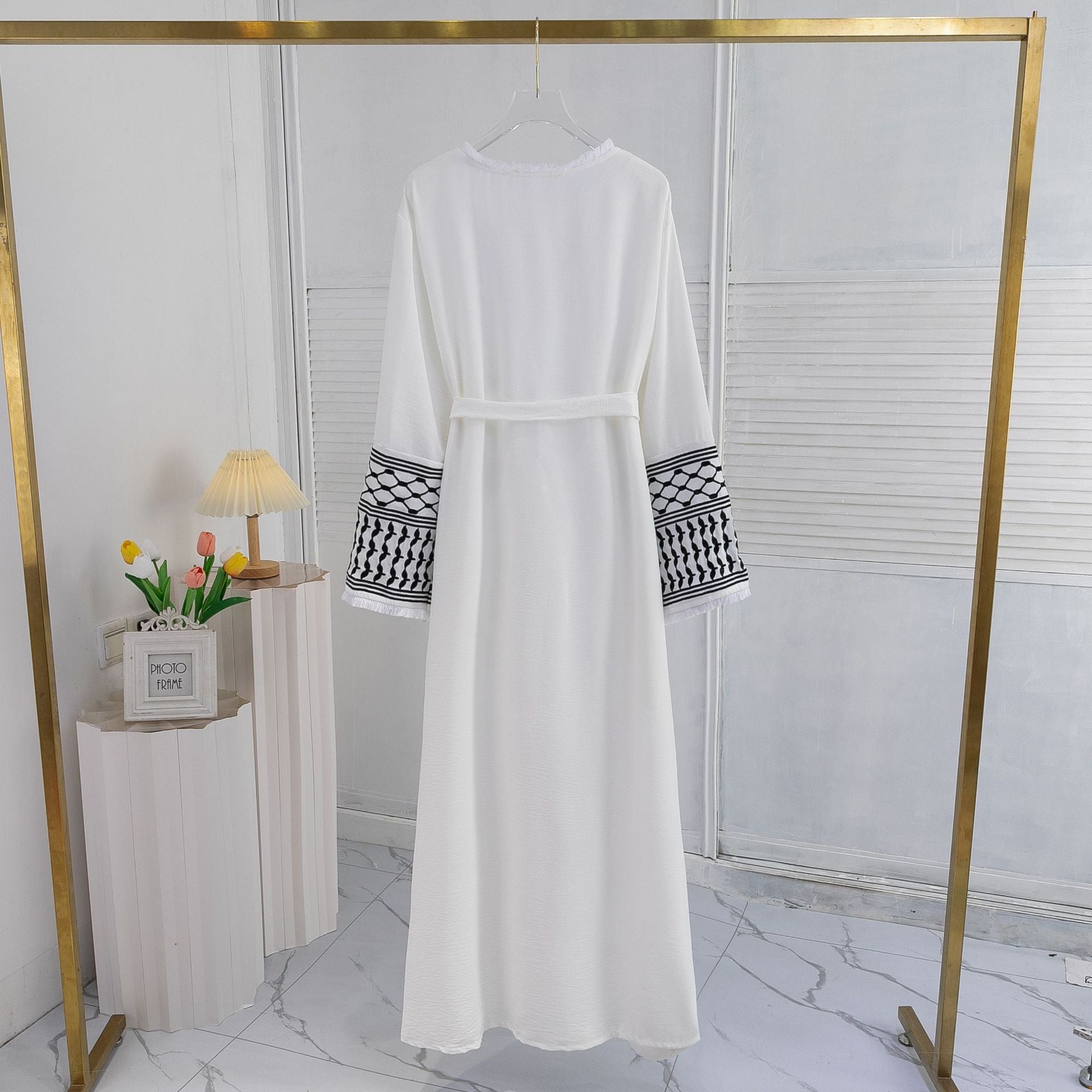 Elegant Cardigan Embroidered Muslim Dress Women's Robe